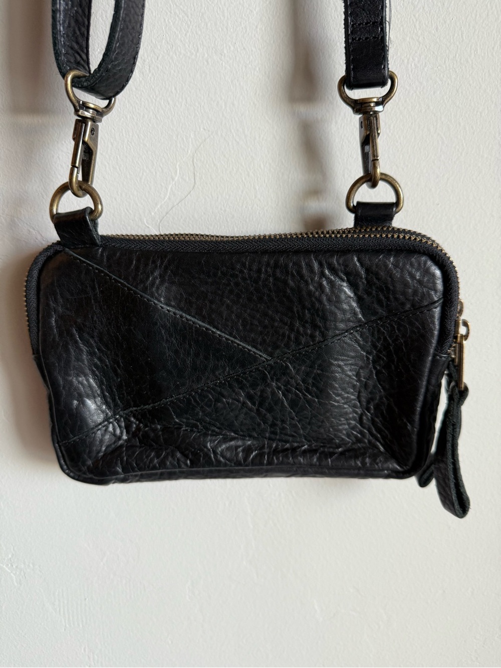 Duluth Trading Co Black Leather Crossbody Wallet Purse